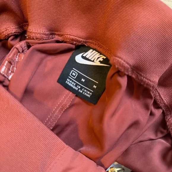 🌶️ Nike SPORTSWEAR ICON CLASH WOVEN PANTS. Size Medium - Picture 6 of 6